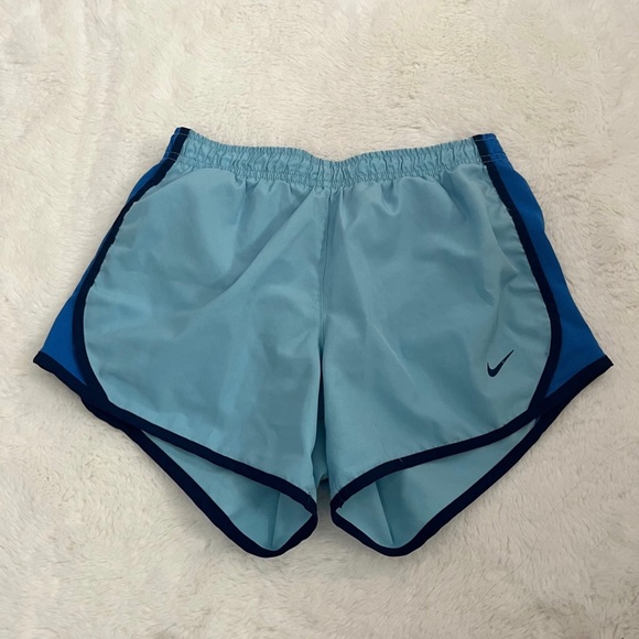 Nike Dri-Fit - Picture 1 of 2